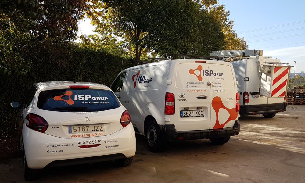 ISP GRUP Furgoneta Toyota Proace y automóvil Peugeot 208 imagen empresa ISP GRUP